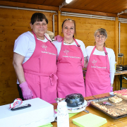 Küchenteam der Werkstatt Bebra im Einsatz beim Schnuddelcafé auf dem Rathausmarkt